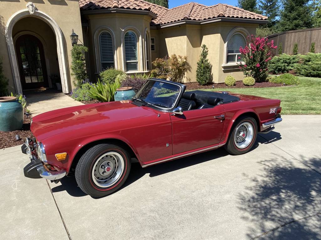 Triumph-Tr6-1974-red-120319-1