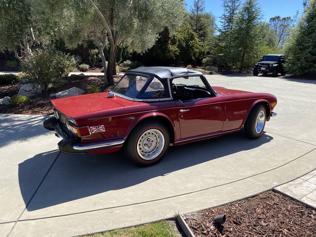 Triumph-Tr6-1974-red-120319-4