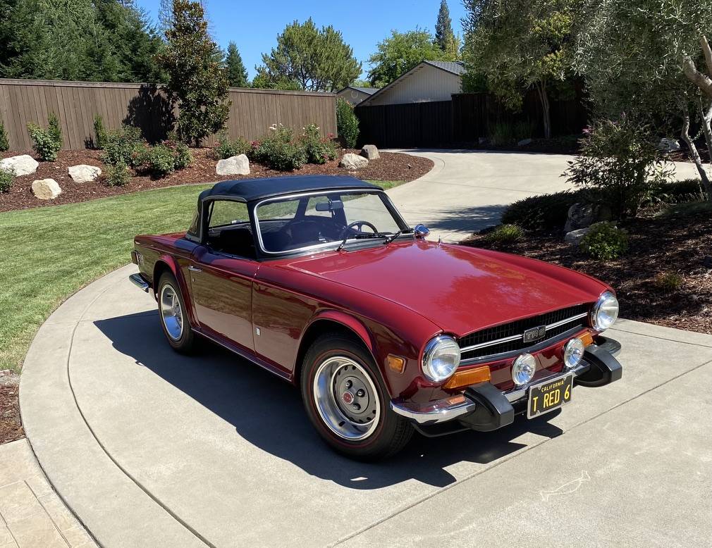 Triumph-Tr6-1974-red-120319-5