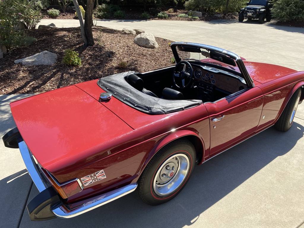 Triumph-Tr6-1974-red-120319-8