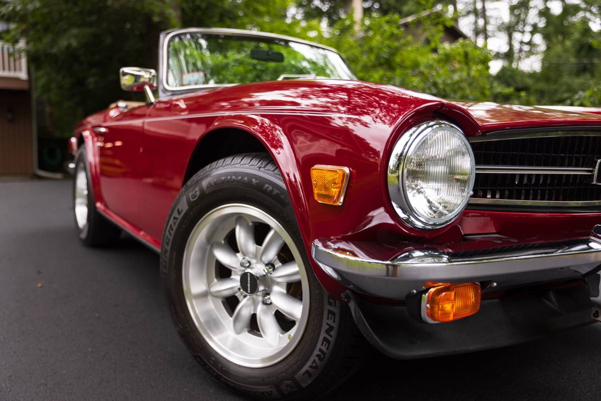 Triumph-Tr6-1976-red-160932