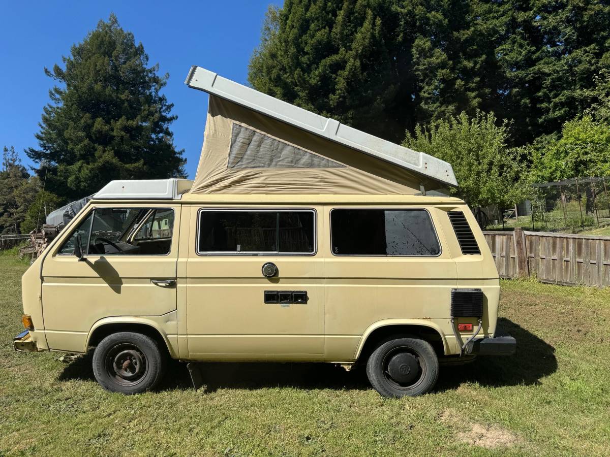 Volkswagen-1982-yellow-289681-18