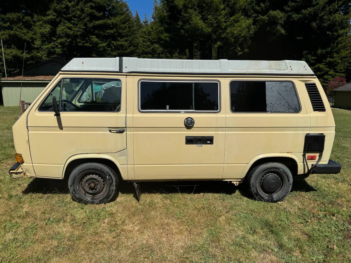 Volkswagen-1982-yellow-289681-9