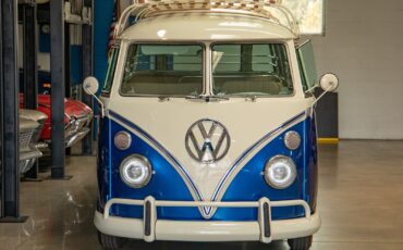 Volkswagen-23-Window-Samba-1970-12