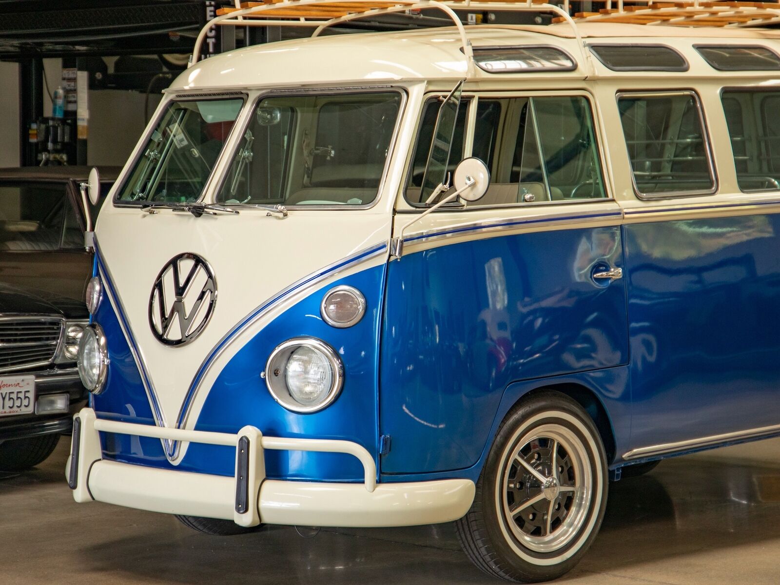 Volkswagen-23-Window-Samba-1970-7