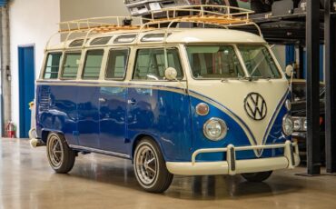 Volkswagen-23-Window-Samba-1970-9