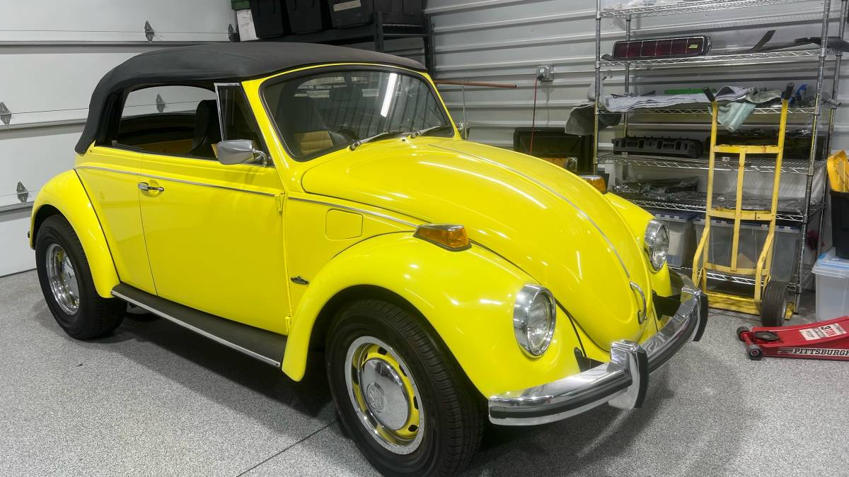 Volkswagen-Beetle-1970-yellow-44312-1