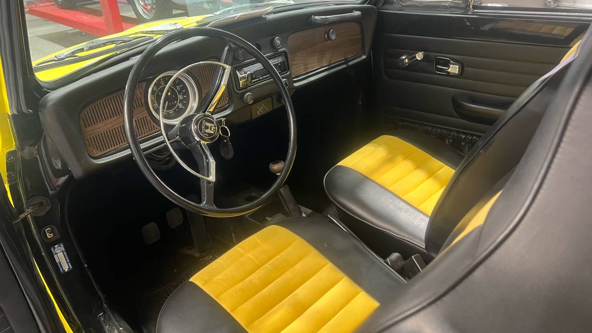 Volkswagen-Beetle-1970-yellow-44312-7