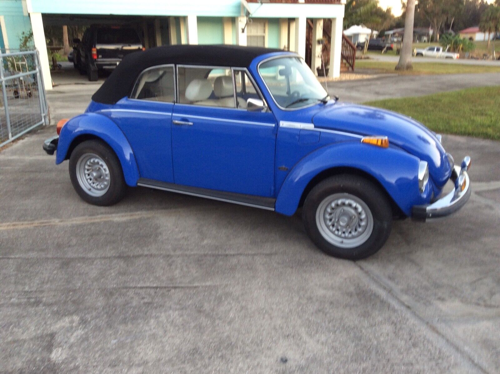 Volkswagen-Beetle-Classic-Cabriolet-1977-Blue-Tan-130186-7