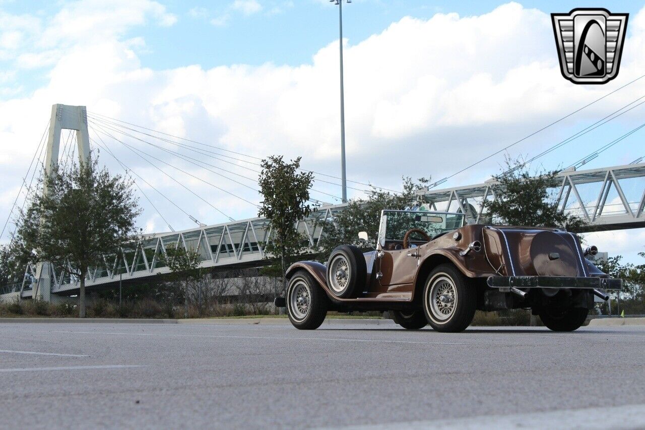 Volkswagen-Bremen-1970-Brown-Brown-44532-10