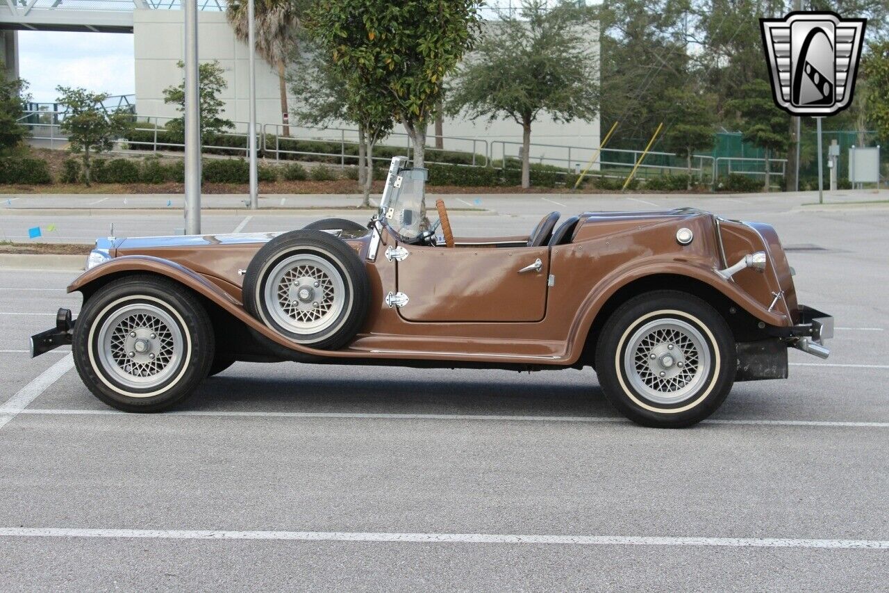 Volkswagen-Bremen-1970-Brown-Brown-44532-4