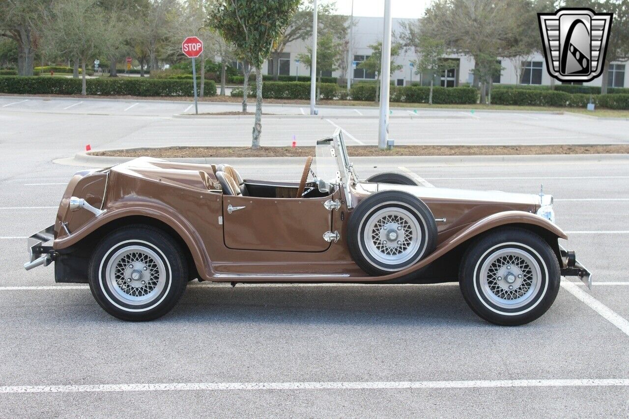 Volkswagen-Bremen-1970-Brown-Brown-44532-8