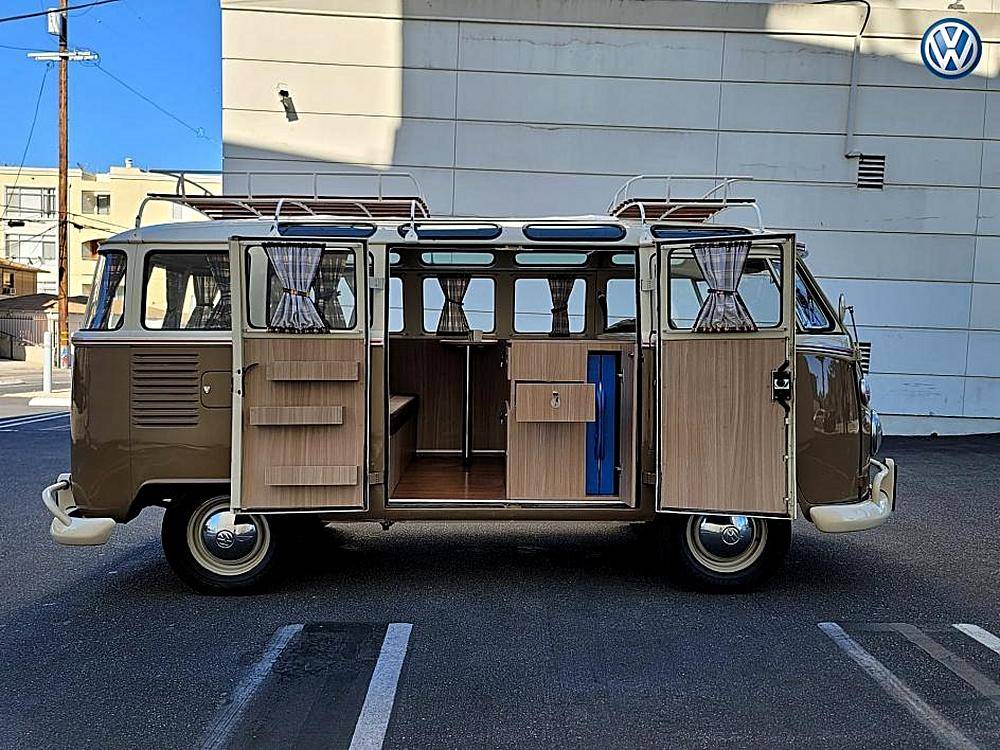 Volkswagen-Bus-23-window-1974-custom-160934-1