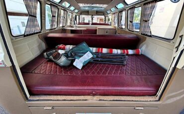 Volkswagen-Bus-23-window-1974-custom-160934-14