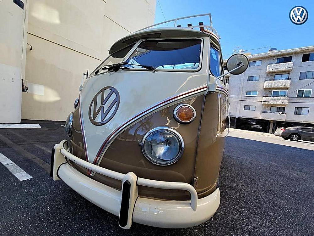 Volkswagen-Bus-23-window-1974-custom-160934-19