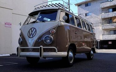 Volkswagen-Bus-23-window-1974-custom-160934-21