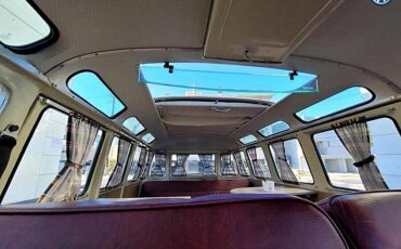 Volkswagen-Bus-23-window-1974-custom-160934-22