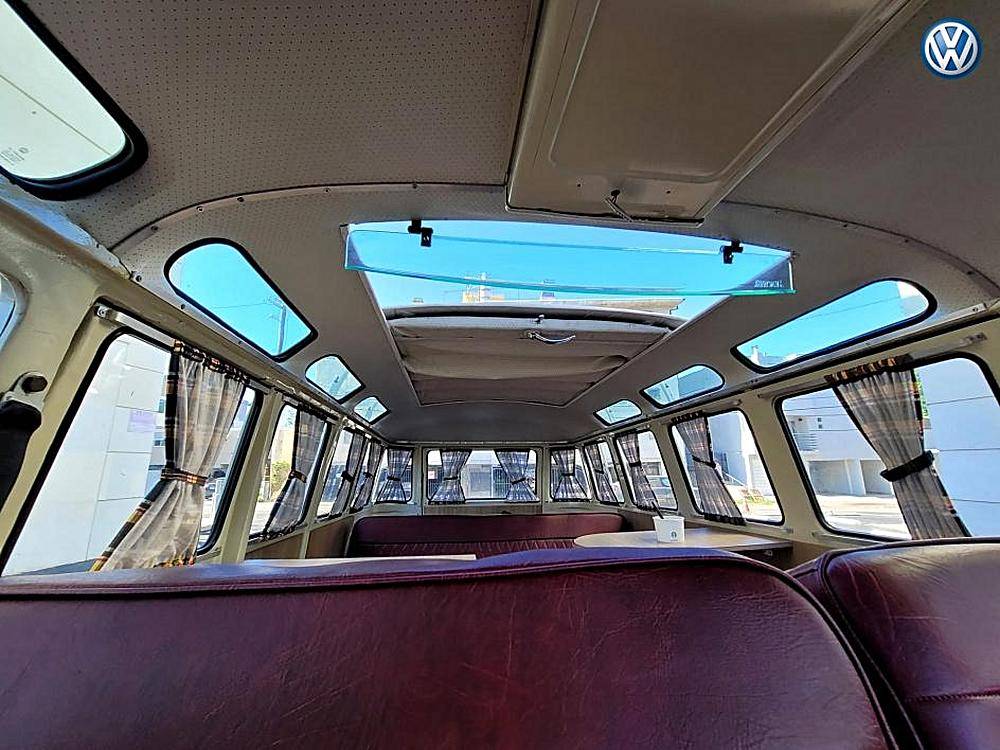 Volkswagen-Bus-23-window-1974-custom-160934-22