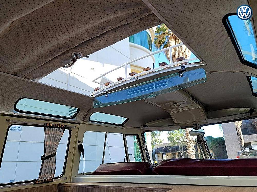 Volkswagen-Bus-23-window-1974-custom-160934-3