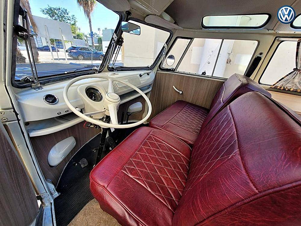 Volkswagen-Bus-23-window-1974-custom-160934-4