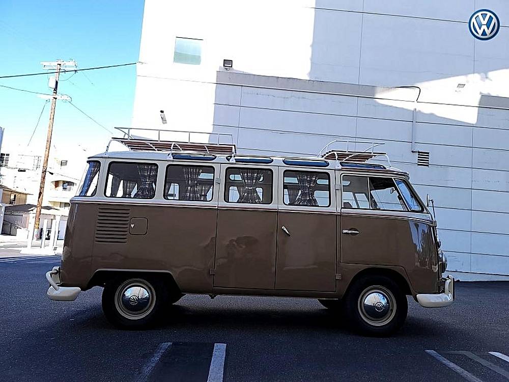 Volkswagen-Bus-23-window-1974-custom-160934-8