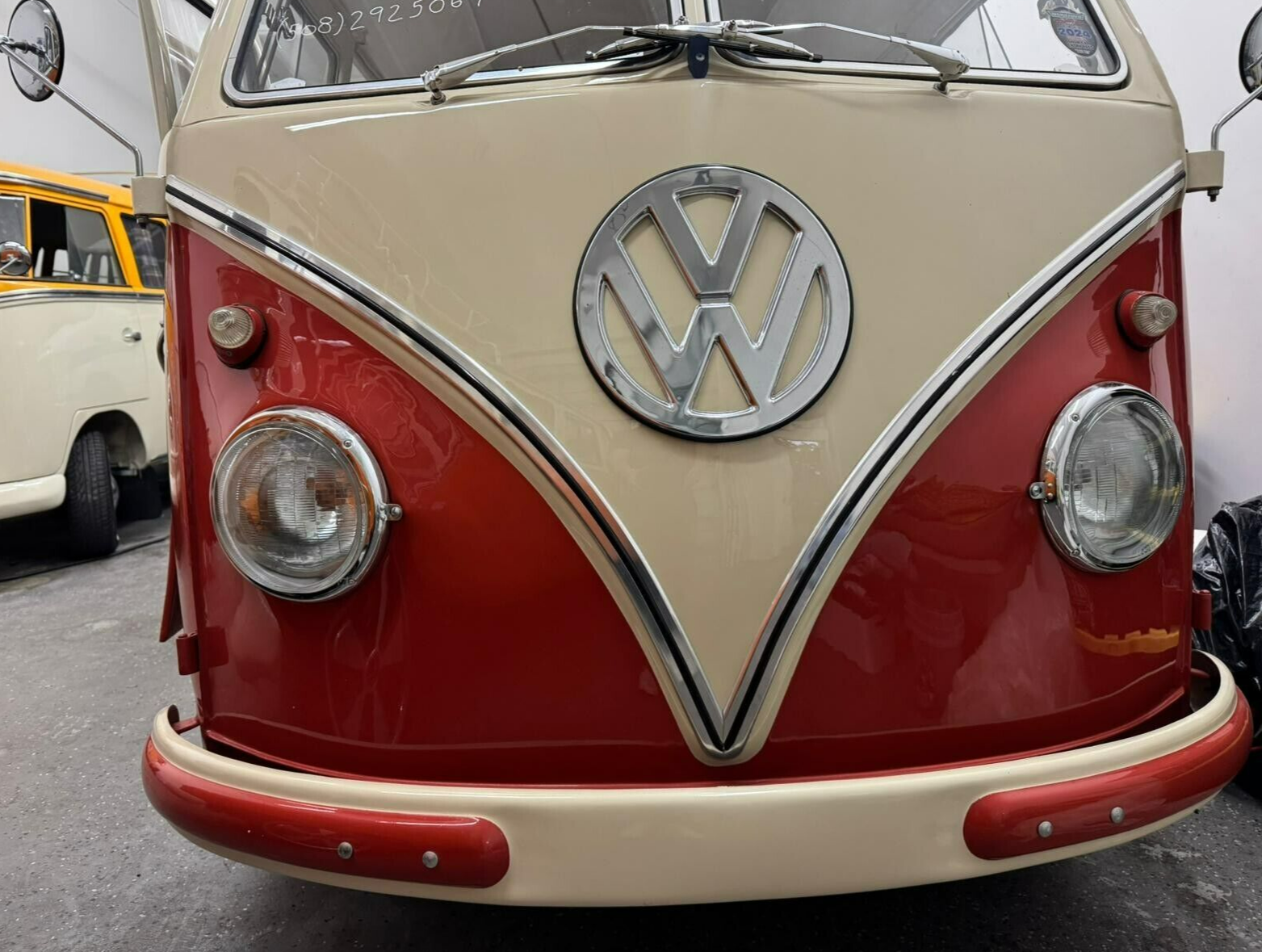 Volkswagen-BusVanagon-1962-Red-BEGE-21-24