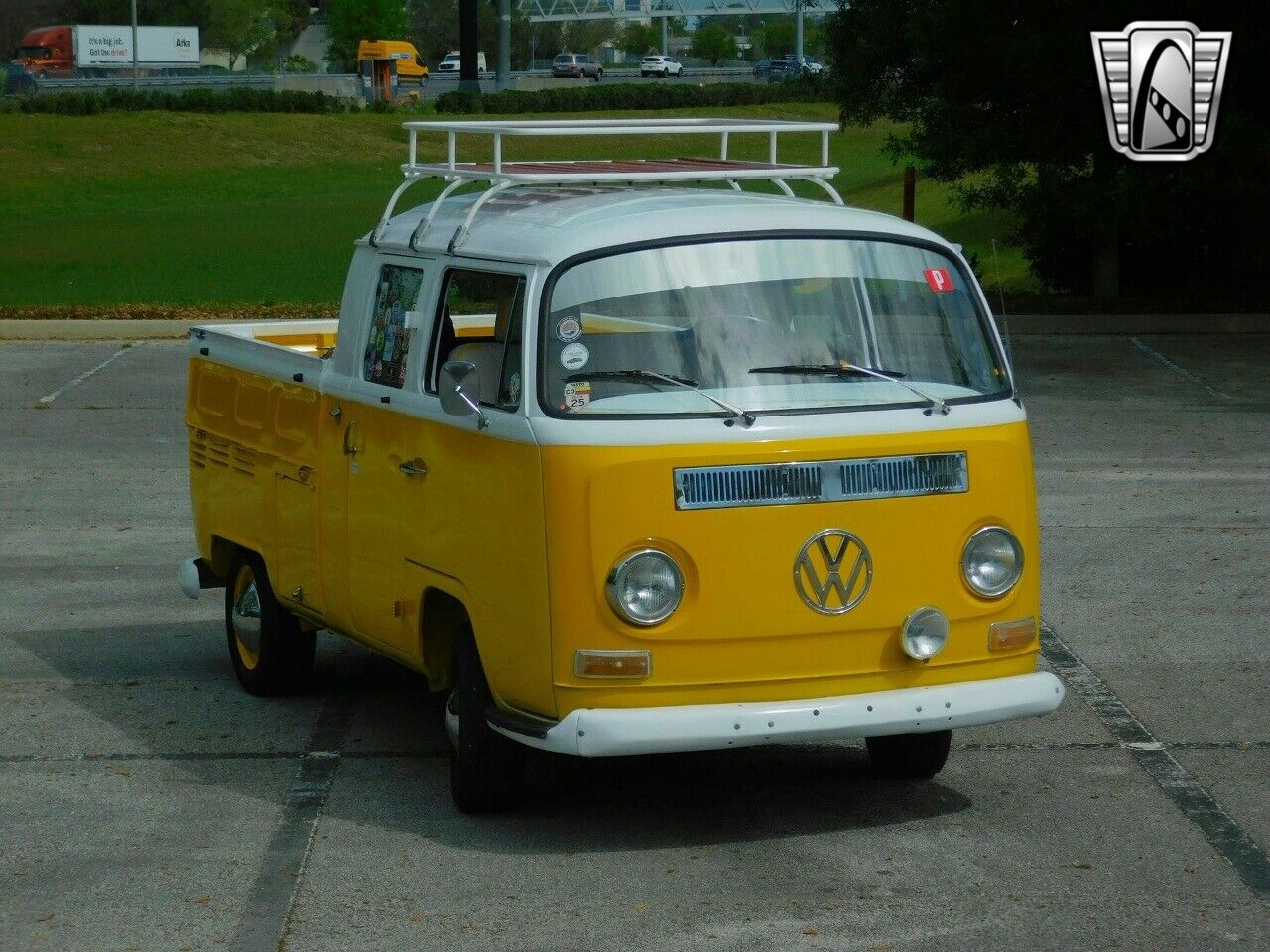 Volkswagen-BusVanagon-1968-Yellow-White-59647-9