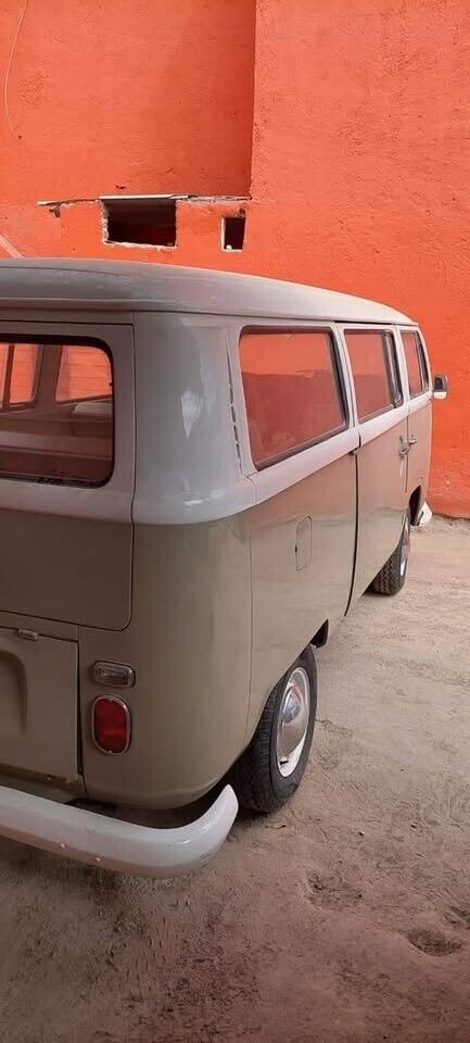 Volkswagen-BusVanagon-1969-Tan-14484-2