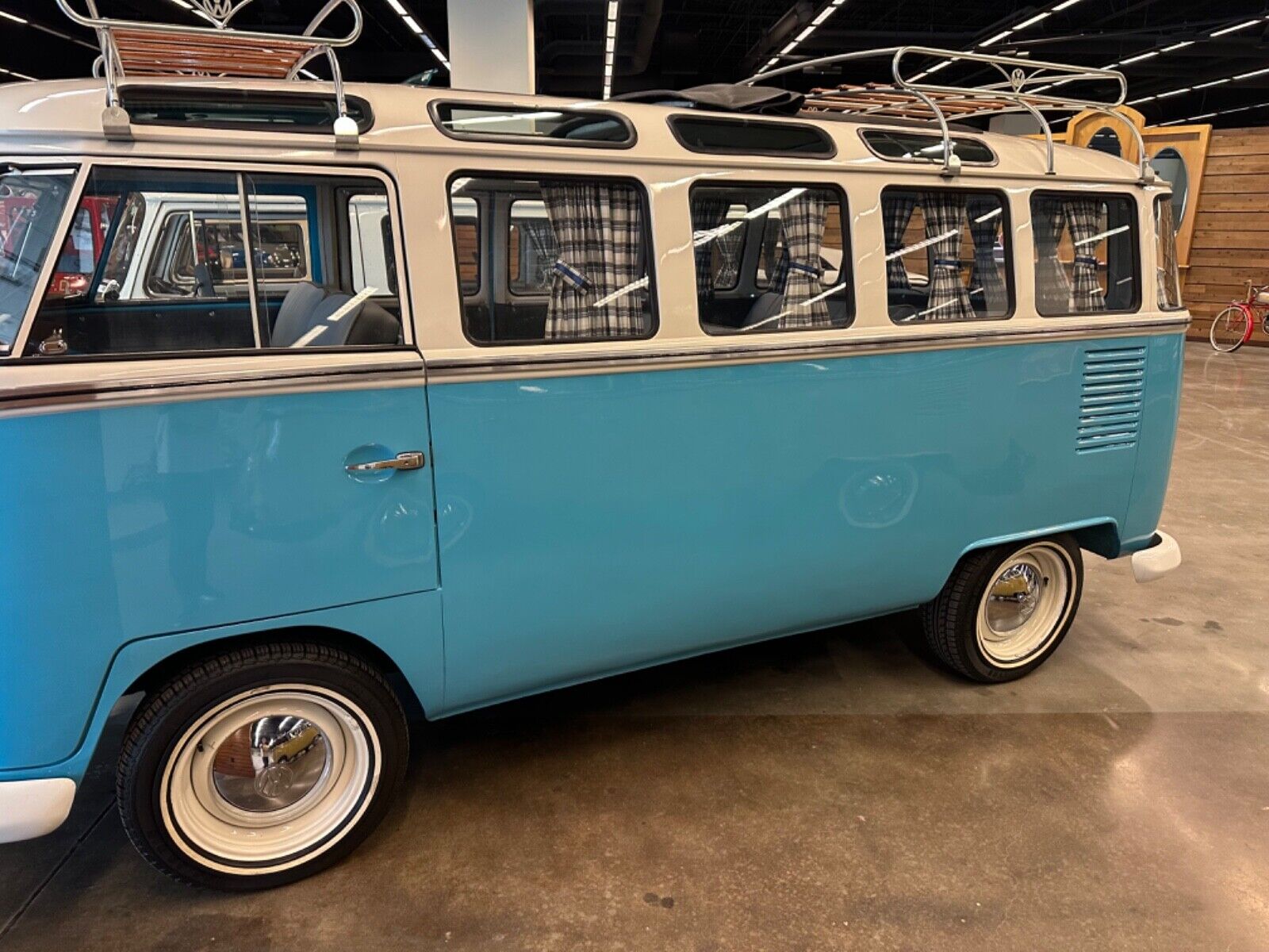 Volkswagen-BusVanagon-1972-Blue-86905-7