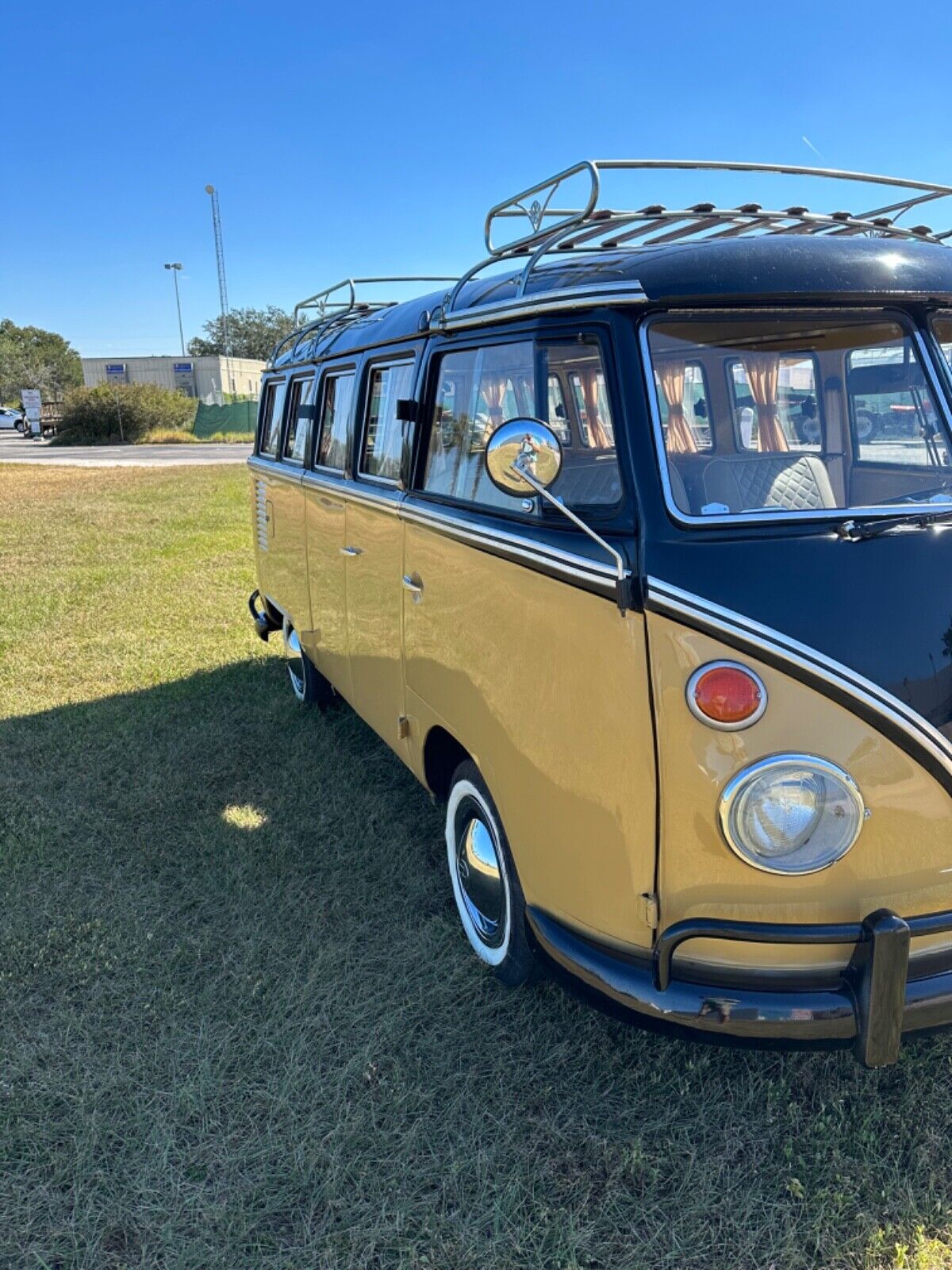 Volkswagen-BusVanagon-1972-Yellow-74030-13