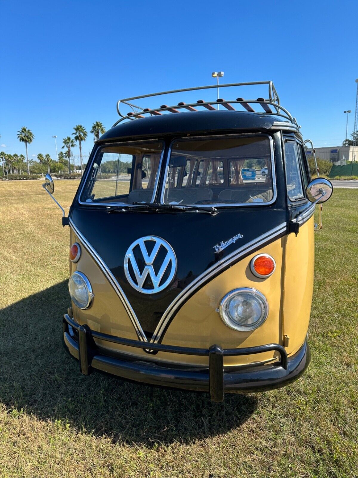 Volkswagen-BusVanagon-1972-Yellow-74030-16