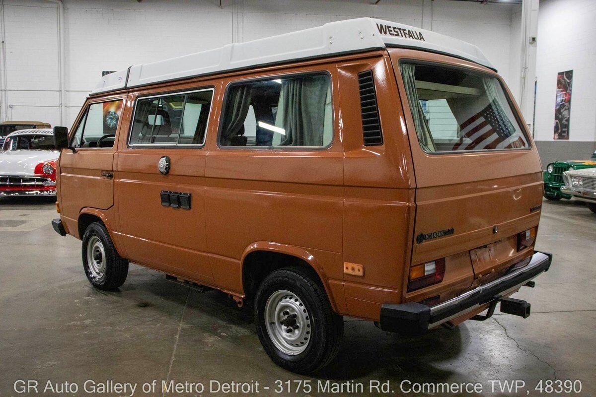 Volkswagen-BusVanagon-1984-3