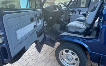 Volkswagen-BusVanagon-1990-Blue-246069-12