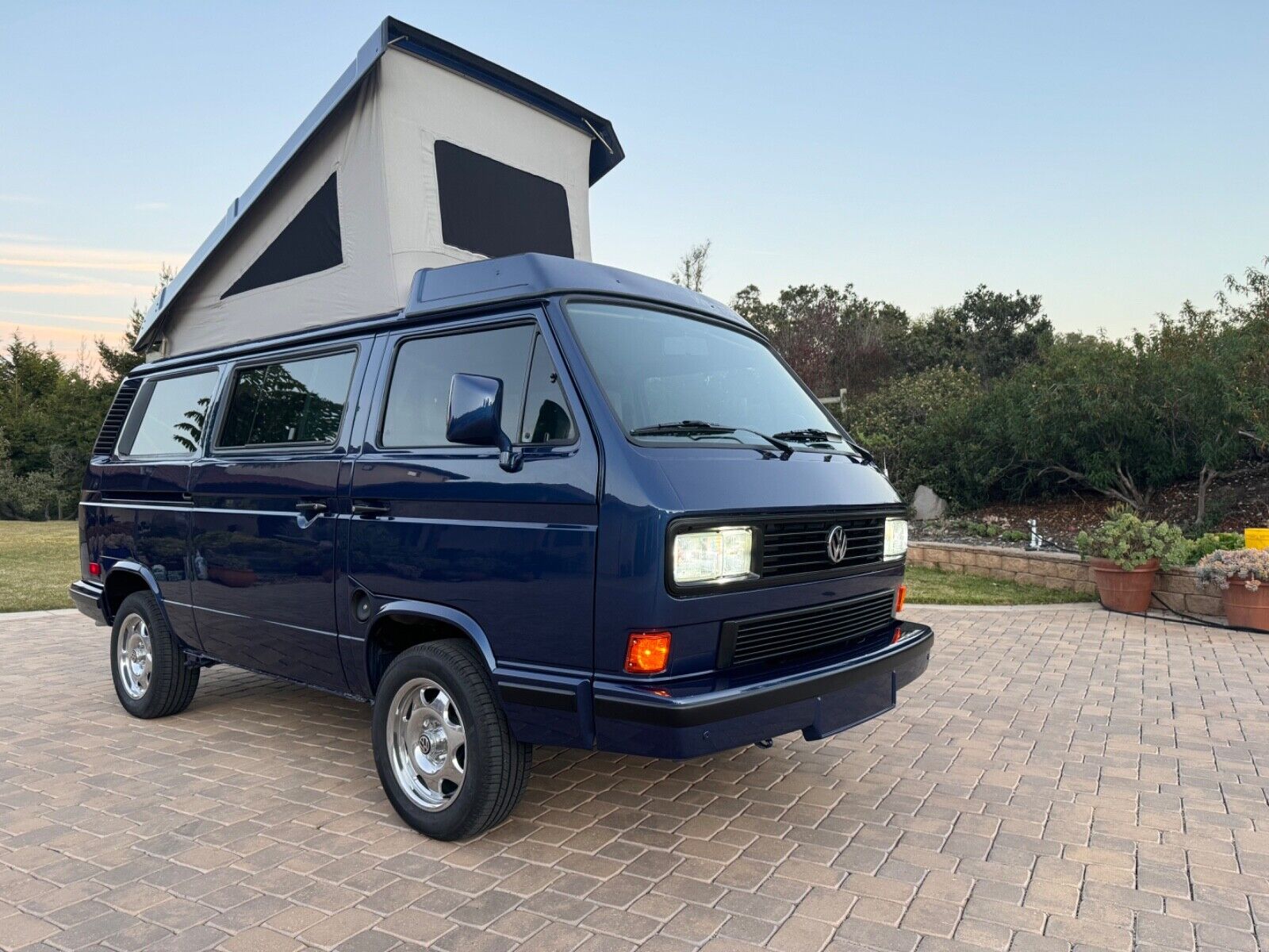 Volkswagen-BusVanagon-1990-Blue-246069-2