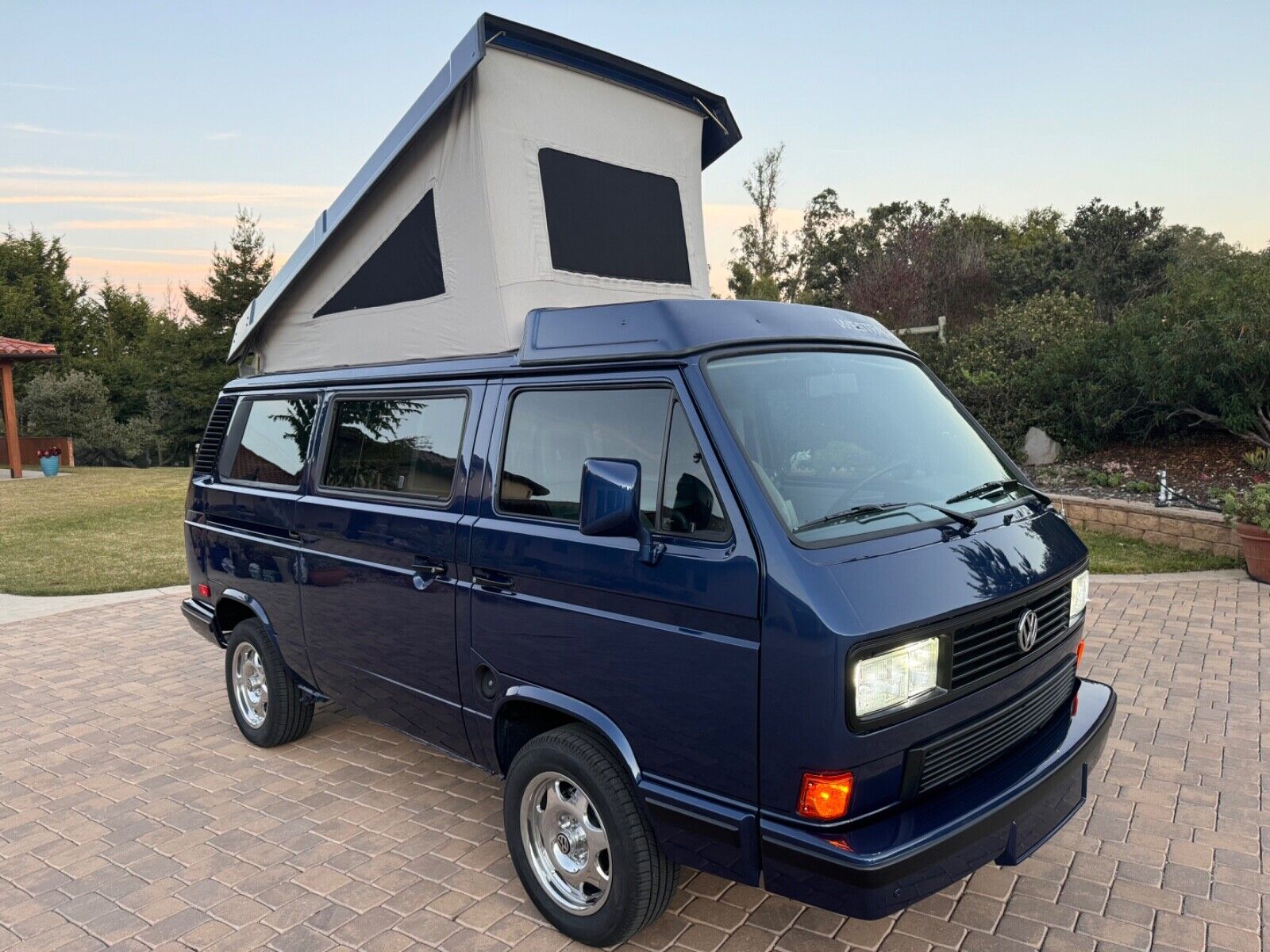 Volkswagen-BusVanagon-1990-Blue-246069-7