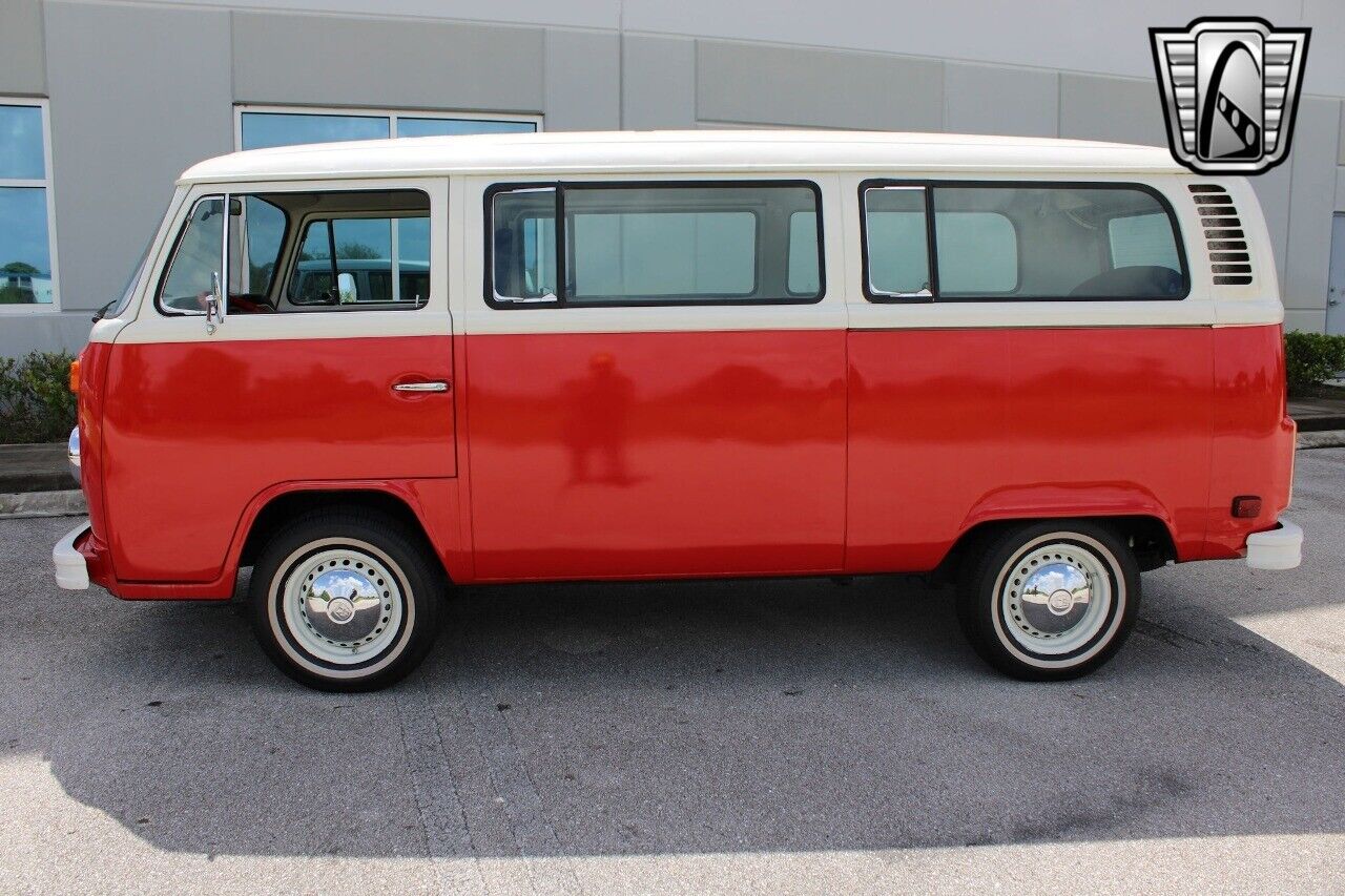 Volkswagen-BusVanagon-Cabriolet-1977-Red-Black-155802-3