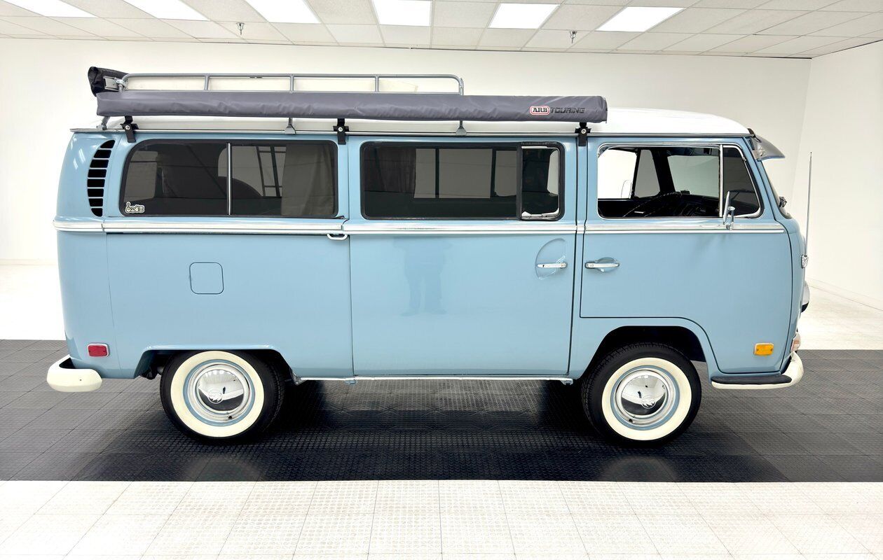 Volkswagen-BusVanagon-Van-1970-Blue-Black-162207-5