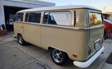 Volkswagen-BusVanagon-Van-1970-Brown-Brown-72420-2