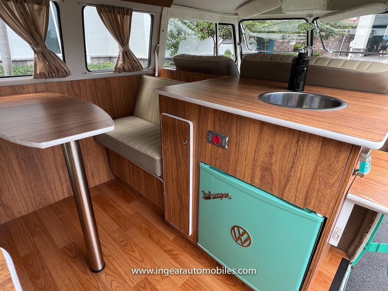 Volkswagen-BusVanagon-Van-1974-Green-Biege-26057-1