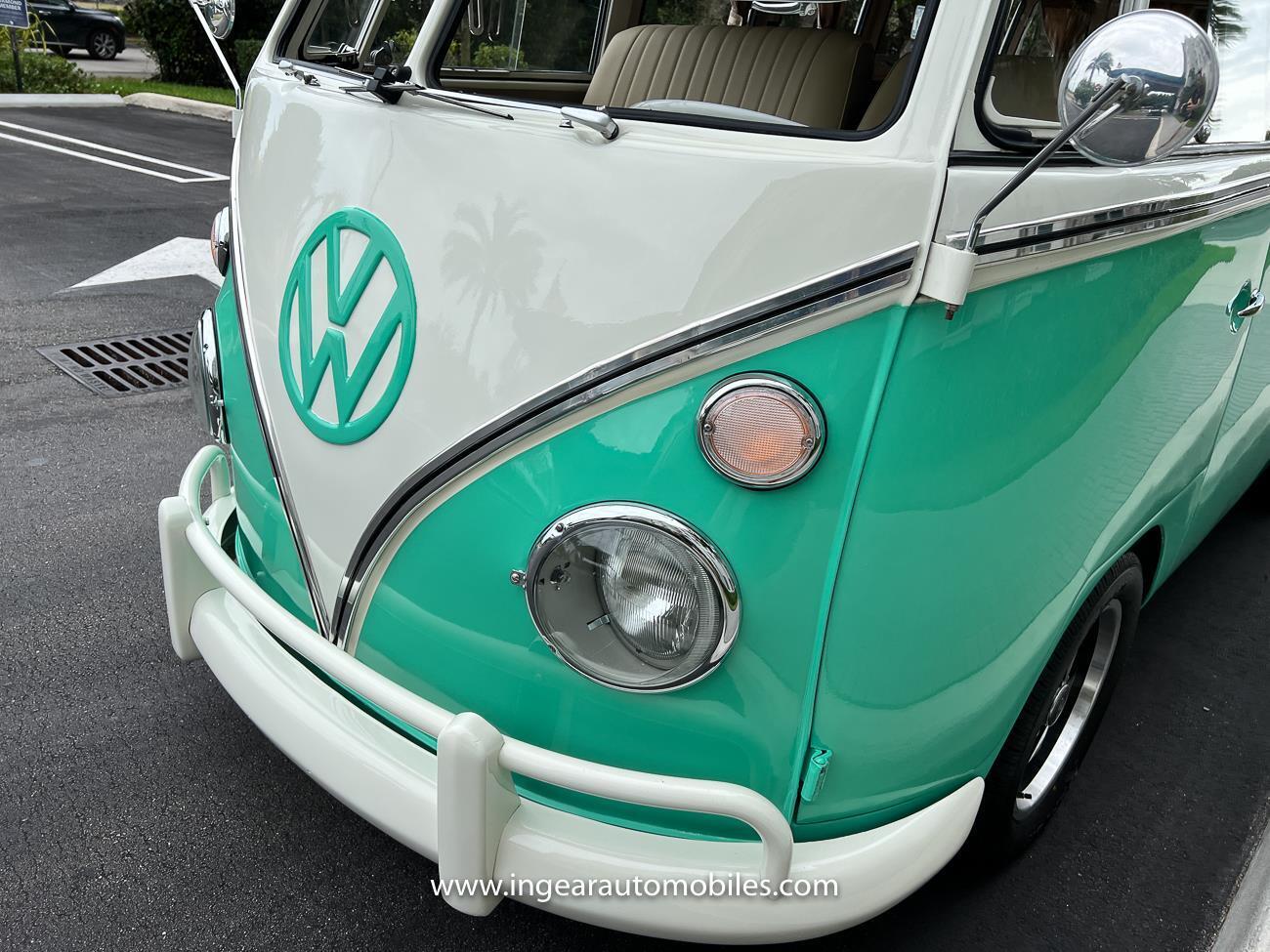 Volkswagen-BusVanagon-Van-1974-Green-Biege-26057-21