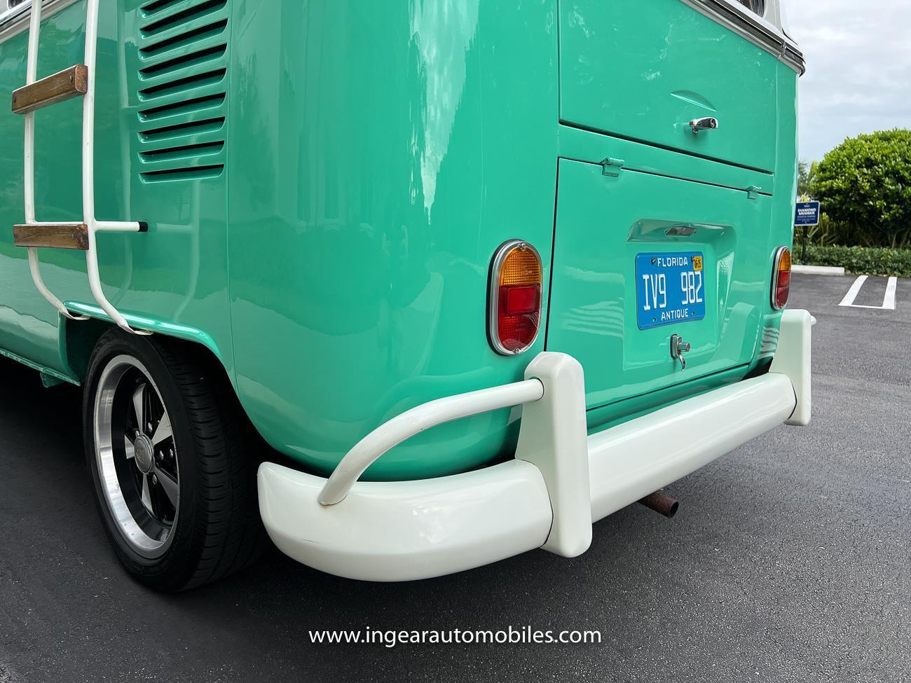 Volkswagen-BusVanagon-Van-1974-Green-Biege-26057-39