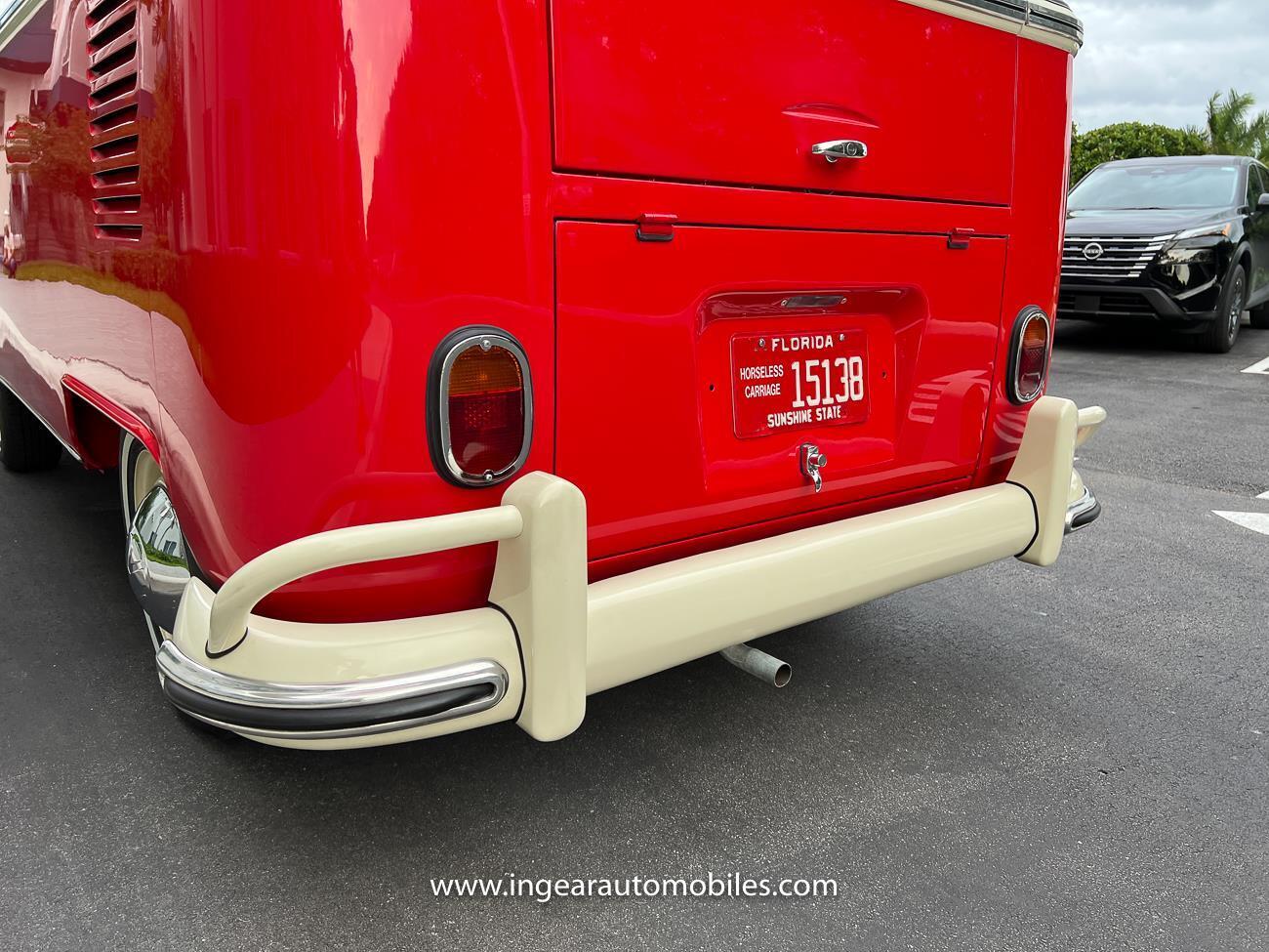 Volkswagen-BusVanagon-Van-1975-Red-White-8-10