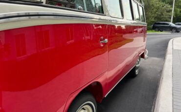 Volkswagen-BusVanagon-Van-1975-Red-White-8-23