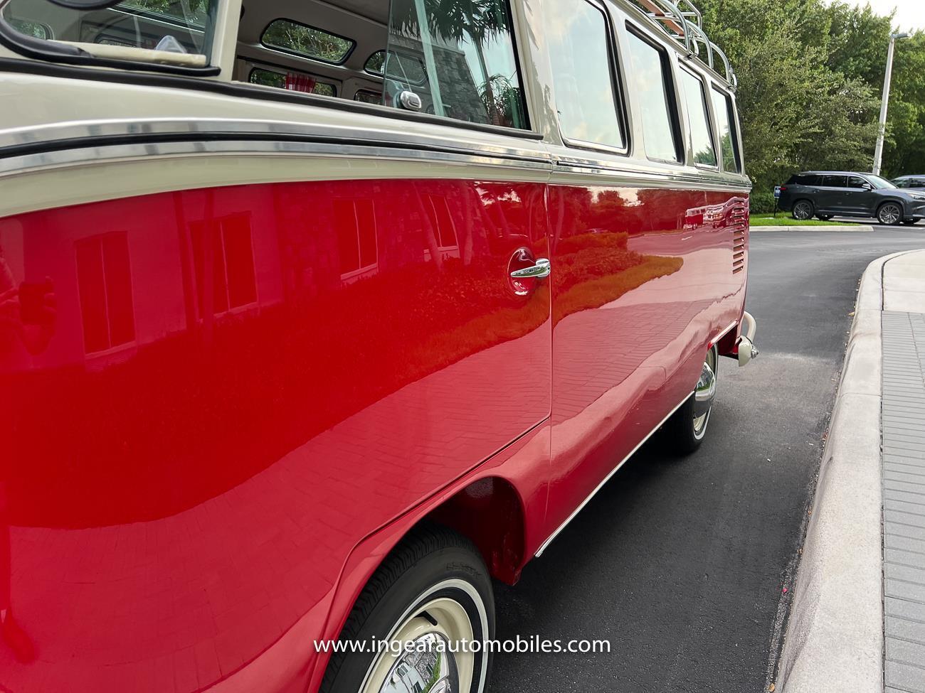 Volkswagen-BusVanagon-Van-1975-Red-White-8-23