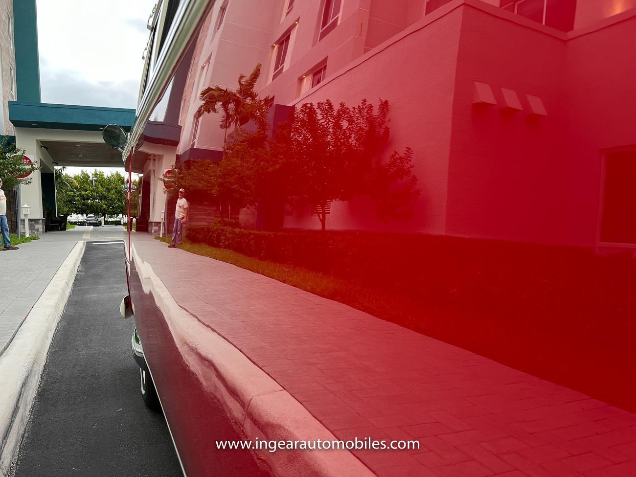 Volkswagen-BusVanagon-Van-1975-Red-White-8-33