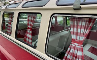 Volkswagen-BusVanagon-Van-1975-Red-White-8-34