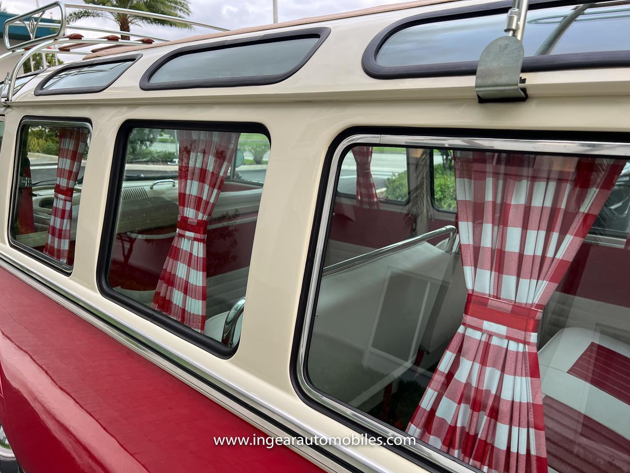 Volkswagen-BusVanagon-Van-1975-Red-White-8-34