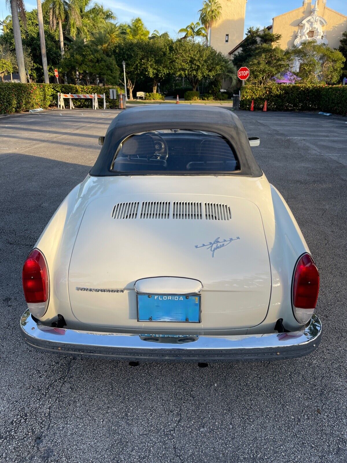 Volkswagen-Karmann-Ghia-1972-3