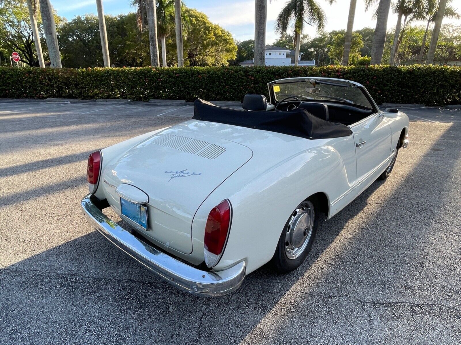 Volkswagen-Karmann-Ghia-1972-5