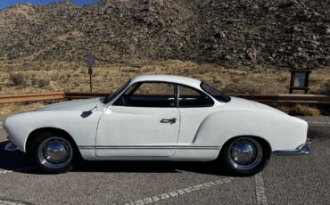 Volkswagen-Karmann-Ghia-Coupe-1965-1